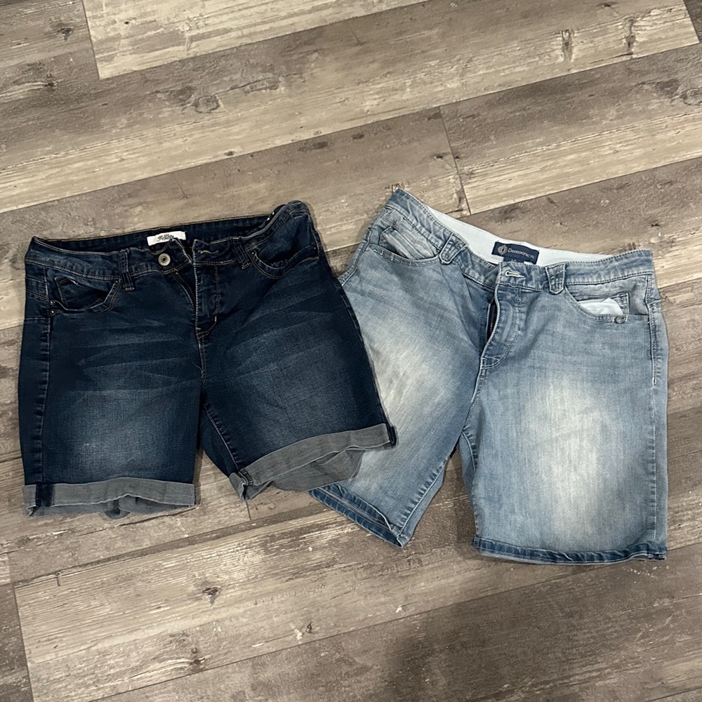 Democracy Women's Jean Shorts - Dark Blue and Light Blue